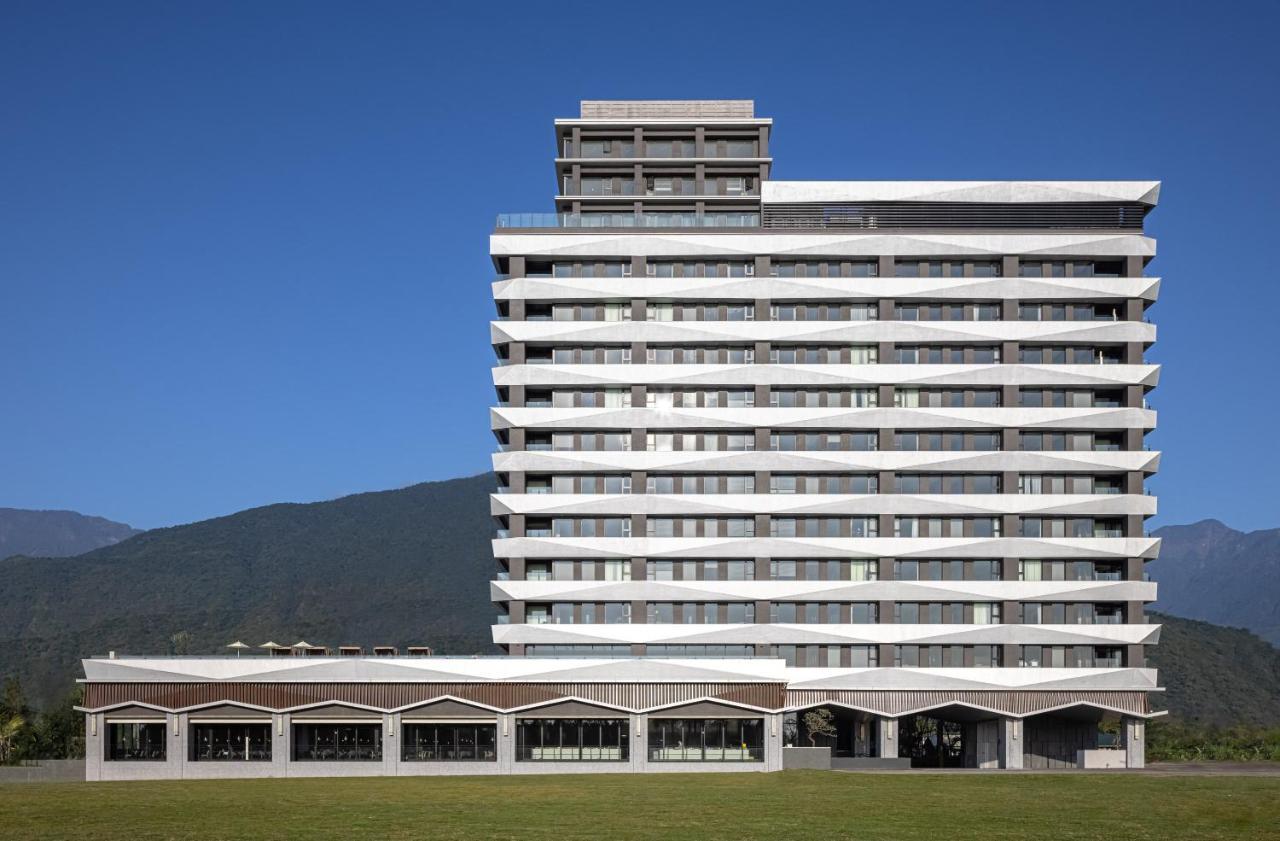 Lakeshore Hotel Hualien Taroko Shunan Luaran gambar The hotel in 2012