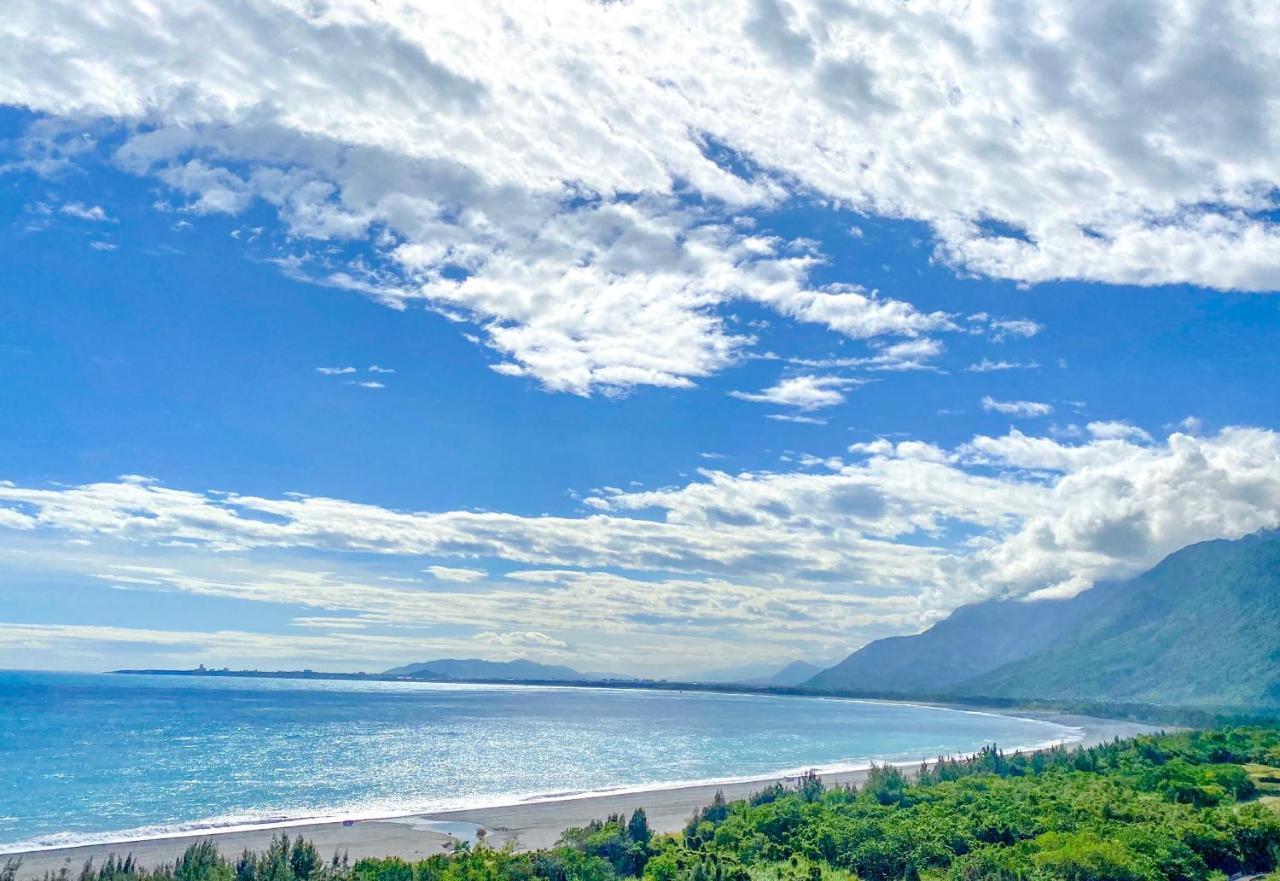Lakeshore Hotel Hualien Taroko Shunan Luaran gambar View of the bay
